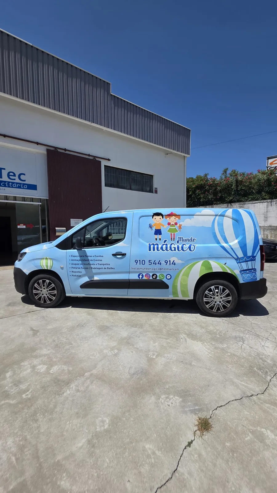 Lateral direita — Mundo Mágico Citroën Berlingo